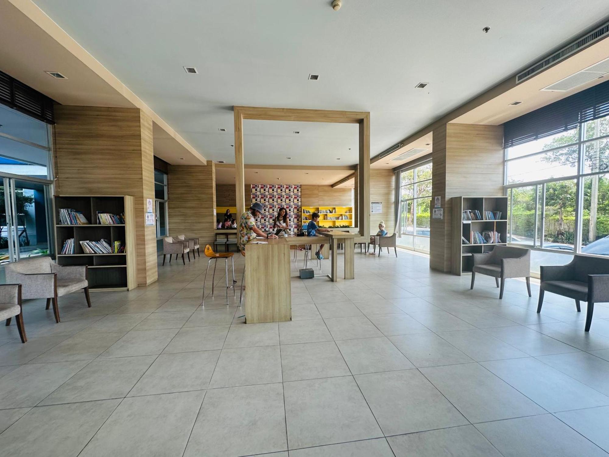 Seaview Beach Room Lumpini-Pool And Gym Face To Ocean Джомтьєн-Біч Екстер'єр фото