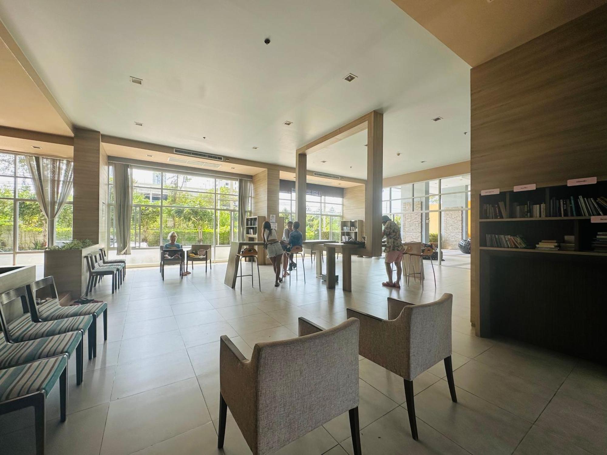 Seaview Beach Room Lumpini-Pool And Gym Face To Ocean Джомтьєн-Біч Екстер'єр фото