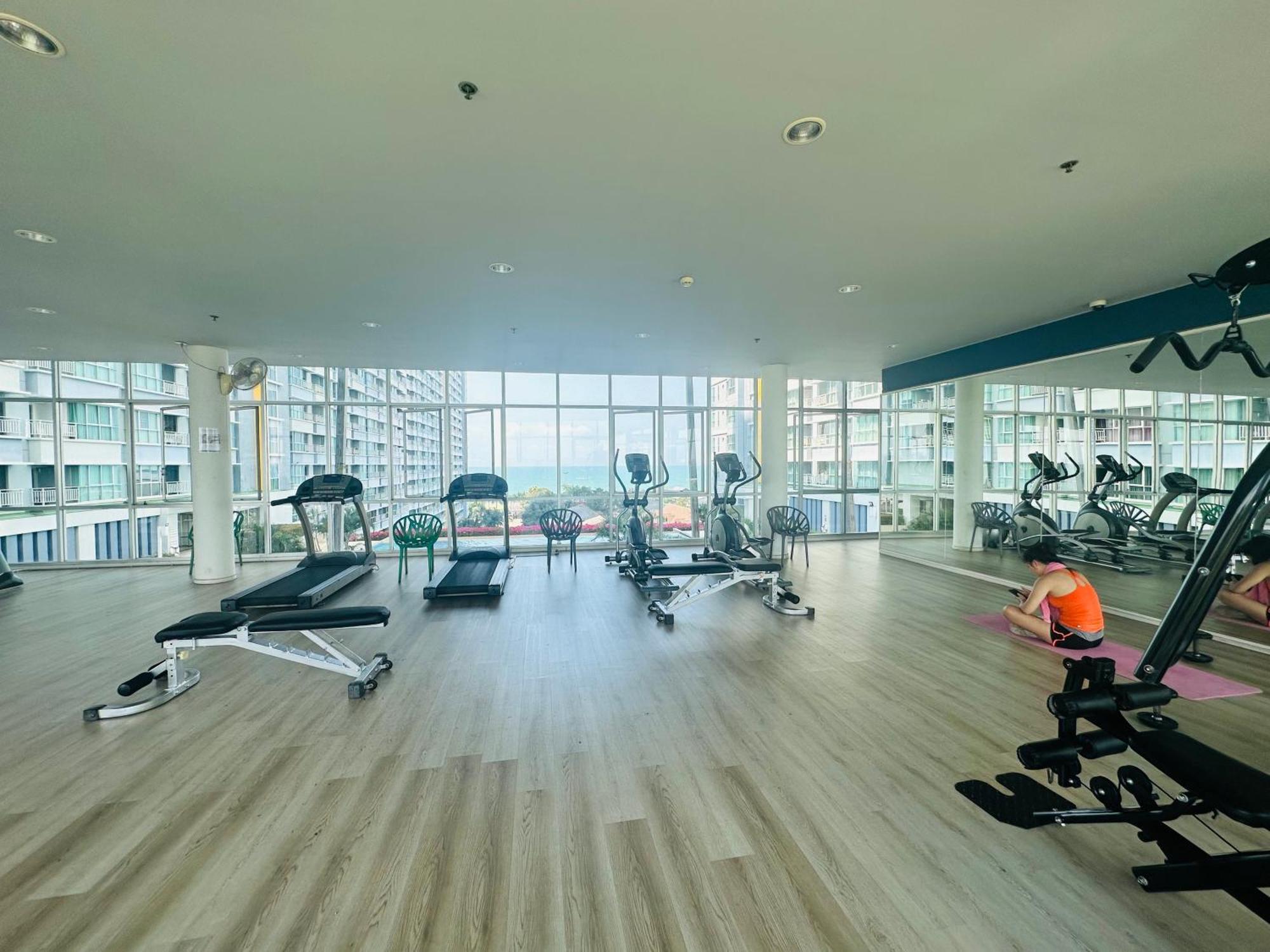 Seaview Beach Room Lumpini-Pool And Gym Face To Ocean Джомтьєн-Біч Екстер'єр фото