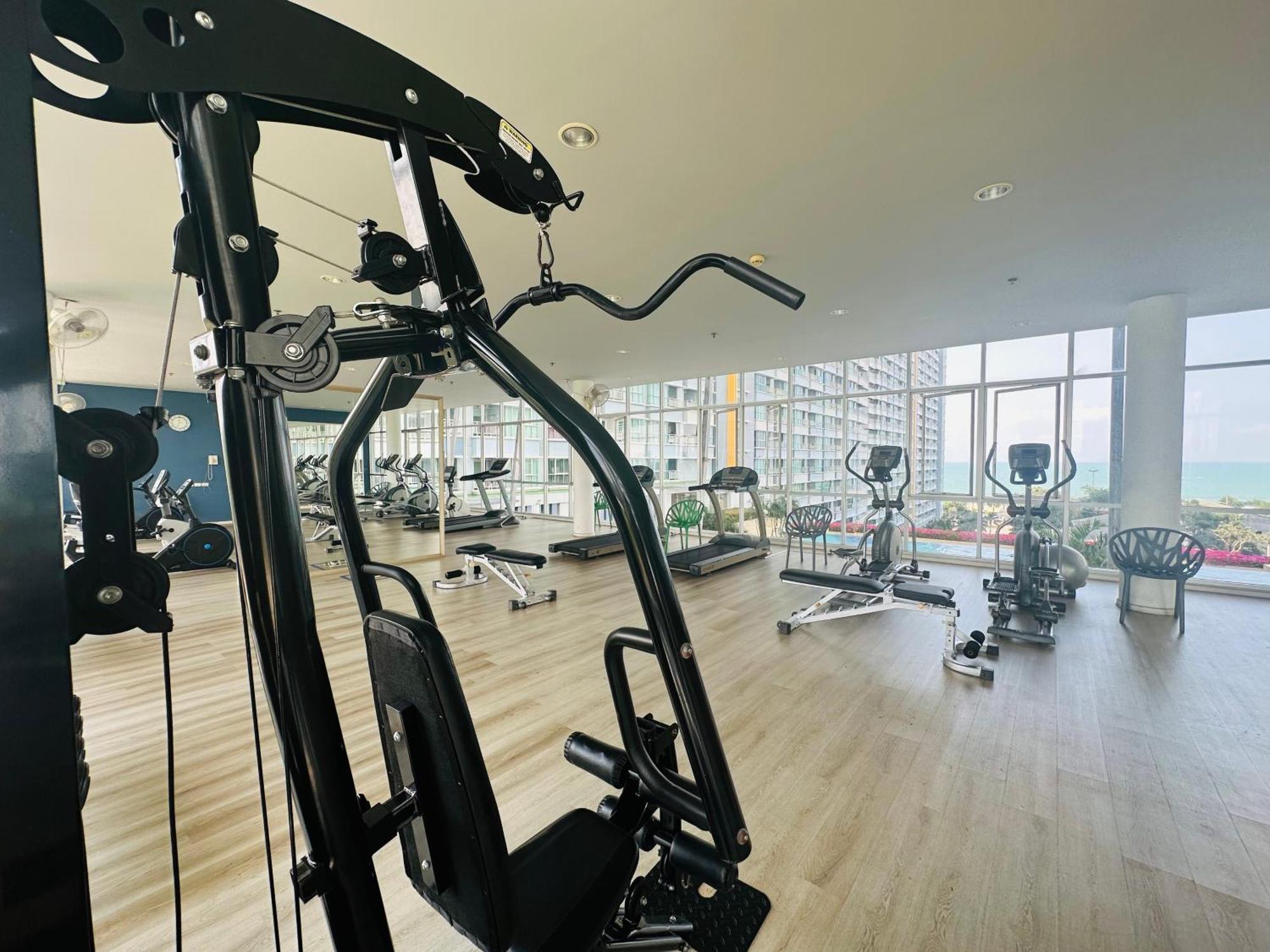 Seaview Beach Room Lumpini-Pool And Gym Face To Ocean Джомтьєн-Біч Екстер'єр фото